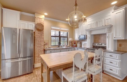 Ponce De Leon House | Charming Ozark Farmhouse Located Between Springfield and Branson, MO