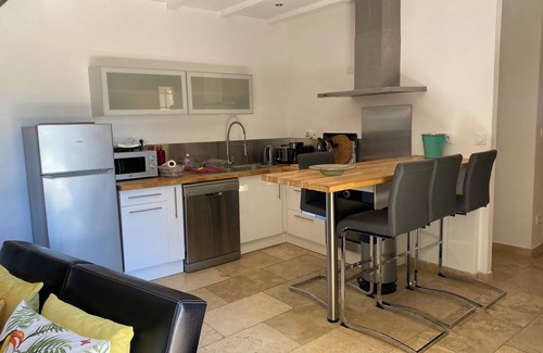 Caumont-sur-Durance House | Charming, peaceful farmhouse with swimming pool and wooded grounds, 6 km from Isle sur la Sorgue
