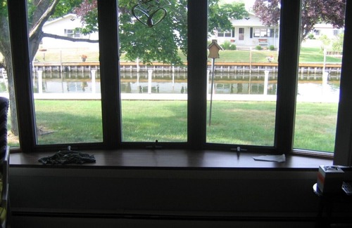Indian River House | Charming Pet-Friendly Indian River Canal Home w/River Access to the Lakes!