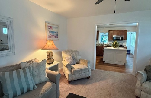Millsboro House | Charming, Pet Friendly 2 bedroom Cottage in Millsboro - close to golf and beach