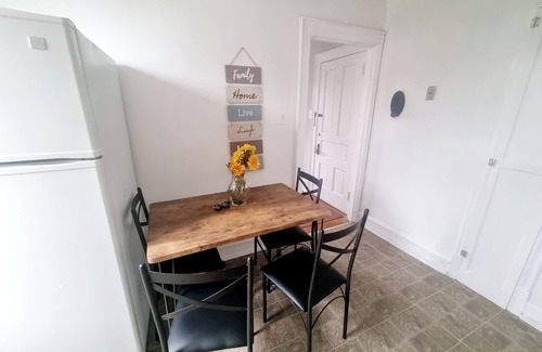 Elkins Park Apartment | Charming place to call home Monthly Discount