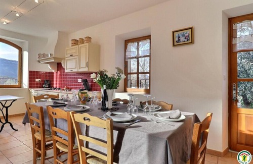 Plaisians Villa | Charming Provencal villa-mas facing Mont Ventoux Heated pool Jacuzzi