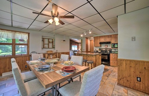 Westford House | Charming Pymatuning Lake House Near Park and Beach