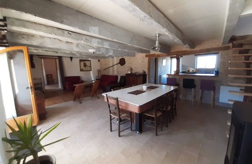 Varaire House | Charming Quercy barn from the mid-19th century 10 people
