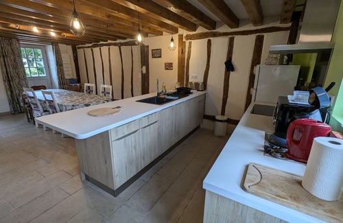 Freville-du-Gatinais Cottage | Charming Renovated Farmhouse: Tranquil Getaway near Forest with Modern Amenities
