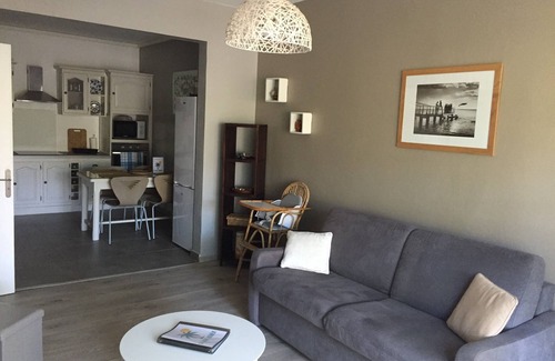 Etang Sale Les Bains House | Charming outbuilding with large shaded terrace in private garden