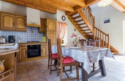 Mesquer Cottage | Charming Renovated Cottage Near Salterns, Close to Beach, Garden, Baby-Friendly, Sleeps 5