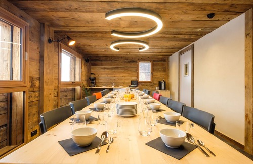 Manigod Ski Chalet | Charming rental with swimming pool and sauna
