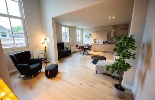 Noord Apartment | Charming Retreat 3BDR Apartment PKB