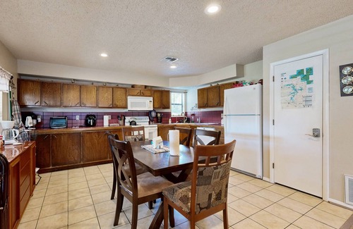 Longtown House | Charming retreat house with cozy living spaces, jetted tub, and Pet-friendly