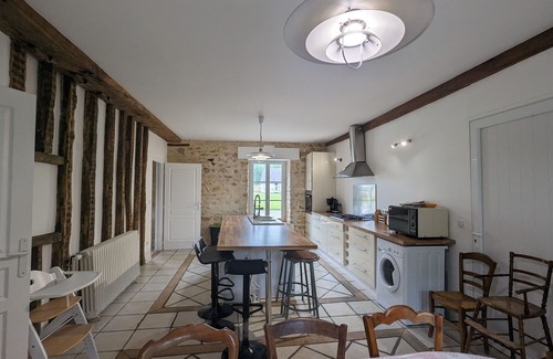 Ardentes Cottage | Charming Retreat in Berry: Heated Pool, Canoeing, Fishing, Near George Sand's House