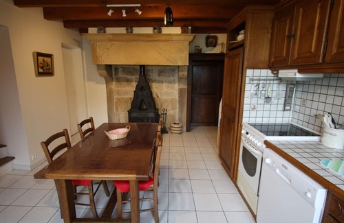 Lironcourt Cottage | Charming Riverside Cottage with Modern Amenities & Scenic Views - 28 Rue du Charmont, Lironcourt
