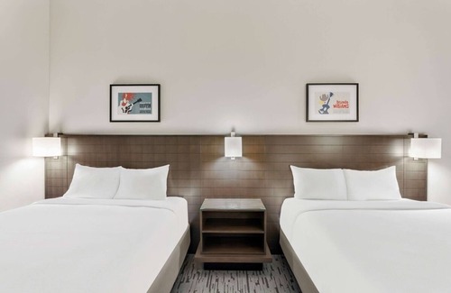 Bee Cave Hotel | Charming Room w/Scenic Rooftop Lounge, Outdoor Pool, & Pet-Friendly