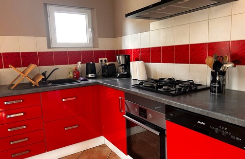 Montireau Cottage | Charming Rural Retreat: Sleeps 10, Fireplace, Garden, BBQ, Pet-Friendly, Near Forest & Trails