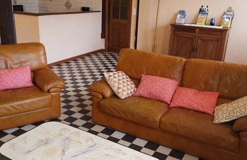 Neuvy Cottage | Charming rural retreat near Chambord with cozy fireplace, large garden, and family-friendly amenities