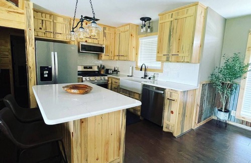 Paris House | Charming Rustic 3 BR fully furnished home