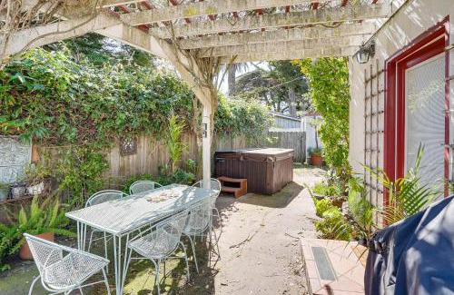 Westside Santa Cruz Apartment | Charming Santa Cruz Studio with Private Hot Tub