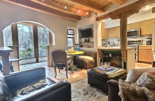 Taos Condo | Charming Santa Fe Style 2br 1.5ba vacation condo off the Taos Plaza with hot tub