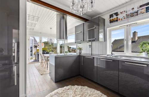 Royken House | Charming Seaside Home with Fjord Views