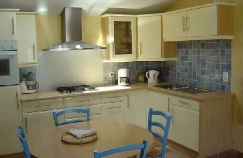 Loctudy House | CHARMING SMALL HOME OF FULL FOOT IN SEASIDE, 40M, CLOSED GARDEN WIFI