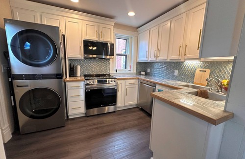 Old Louisville Apartment | Charming,Spacious Historic Old Louisville, Hotel Amenities, Near Everything