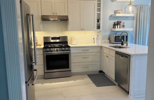 Old Town House | Charming + Spacious 4-bed Victorian w/WiFi and AC in historic Old St. Augustine