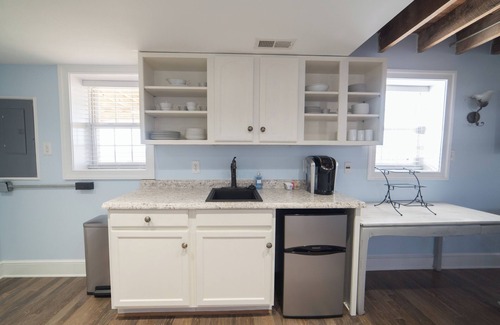 Forest Cottage | Charming Stable Cottage Located on West Manor Estate