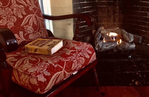 Chelmsford Apartment | Charming Stay in Historic Home - Free Wine - Fireplace - Parking - Self Check-In