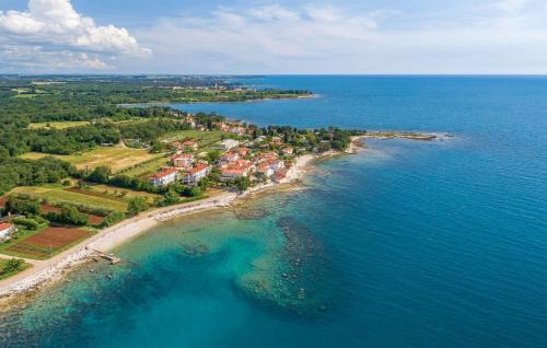 Krizine House | Charming stone cottage by the sea