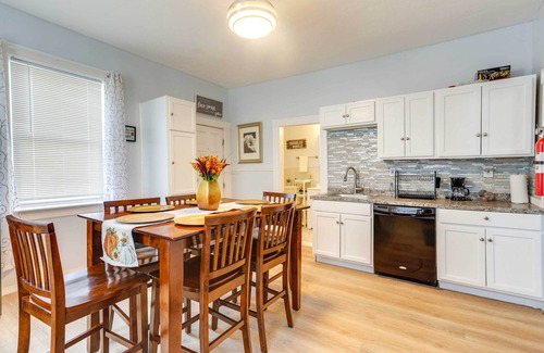 Stoughton Apartment | Charming Stoughton Apartment: 20 Mi to Boston