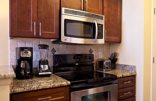 Ash Resort | Charming Studio at Club Wyndham Towers on the Grove, North Myrtle Beach