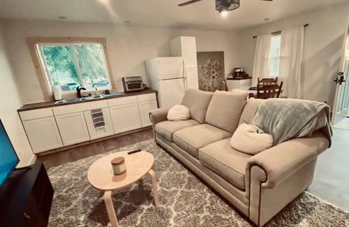 Klamath Falls Cabin | Charming Studio Cottage on 52 - acre farm!