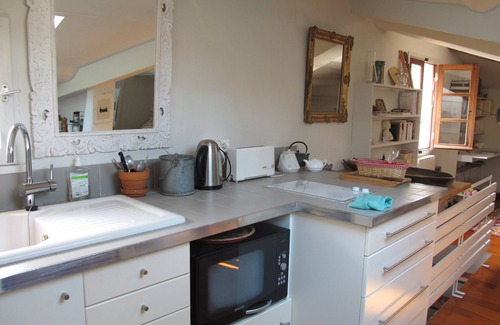 Couronne Urbaine Apartment | charming studio in an old "Maison aixoise" in the center