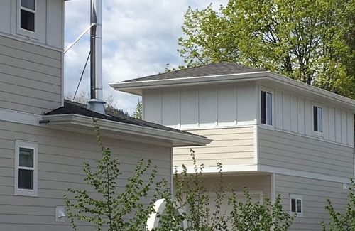 Okanagan-Similkameen Apartment | Charming studio suite in the charming summer country