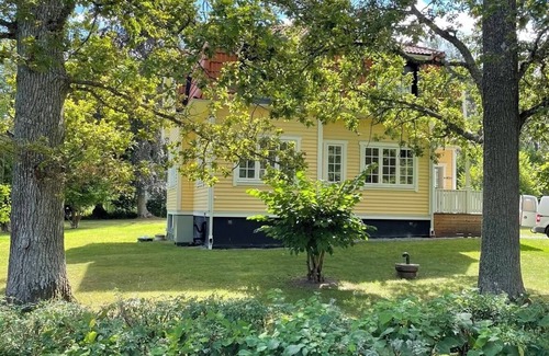 Ytterbystrand House | Charming Summer Paradise in Resarö