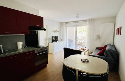 Hasparren Apartment | Charming T2 in Hasparren, 4 Guests, Terrace, Parking, Near City Center