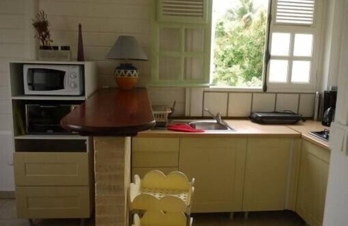 Fontaine de Moutte Apartment | Charming T3 ground floor, Redoute, Fort-de-France