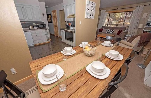 Al Tahoe Cabin | Charming Tahoe Cabin just Blocks to the Beach!