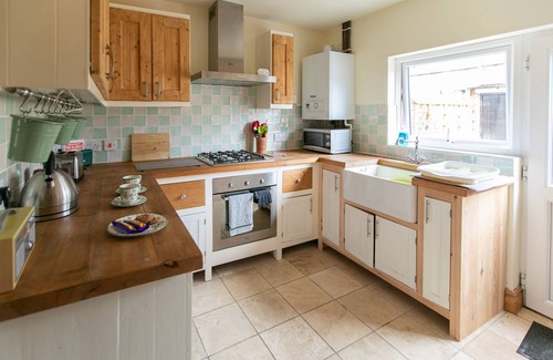 Forsbrook House | Charming terraced cottage close to Alton Towers
