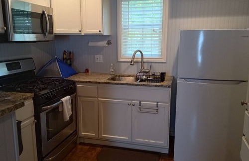 Sherman House | Charming Texoma 1-bedroom guesthouse in growing Sherman, Texas