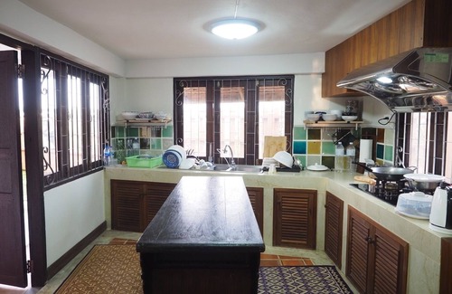 San Kamphaeng House | Charming Thai Lanna style house in the country side of Chiangmai.Relaxing garden