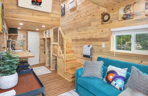 Dripping Springs House | Charming Tiny House in Dripping Springs w/Grill, Fire Pit & Views