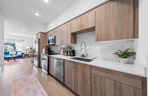 Bankers Hill Apartment | Charming Top Floor Gem w/City Ocean View in fabulous San Diego