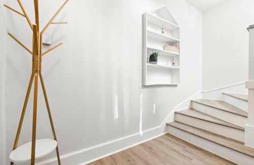 Austin Ave. House | Charming Townhouse in Downtown Waco!