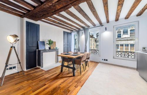 Melun House | Charming Triplex Hypercentre