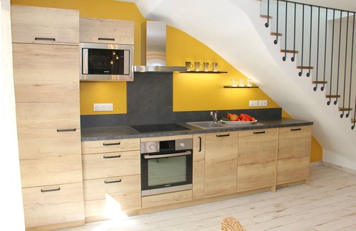 La Rochegiron House | Charming two-bedroom air-conditioned gîte on the edge of the village