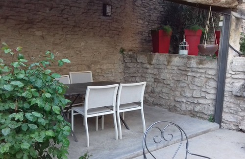 Cabrieres-d'Avignon House | Charming typical Provencal village house.