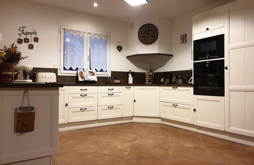 La Crau Villa | Charming villa 20 minutes from the sea, swimming pool, private parking