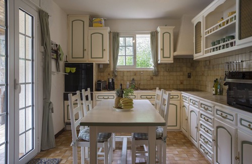 La Tour-Sur-Orb Villa | Charming villa with private swimming pool and garden