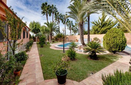 El Chaparral Apartment | Charming Villa in Torrevieja with Private Pool